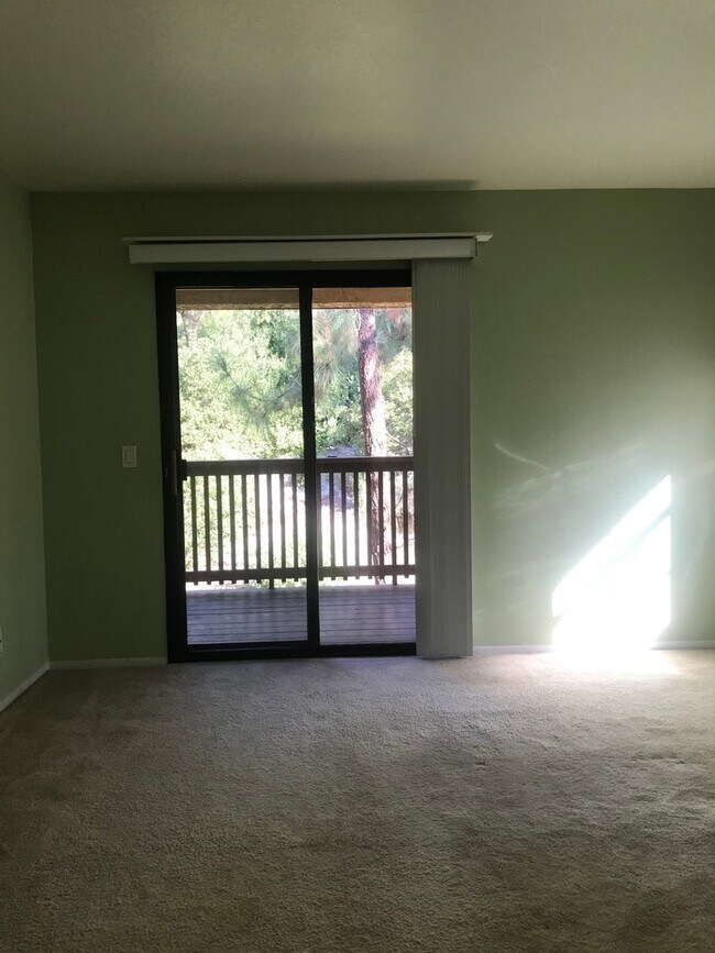 Building Photo - 12055 Alta Carmel Ct