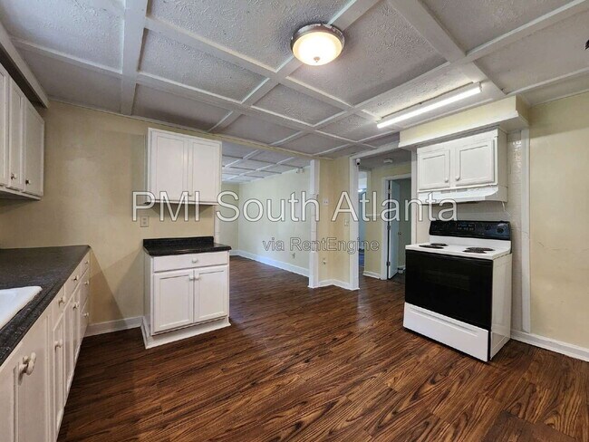 Building Photo - 348 N 17th St