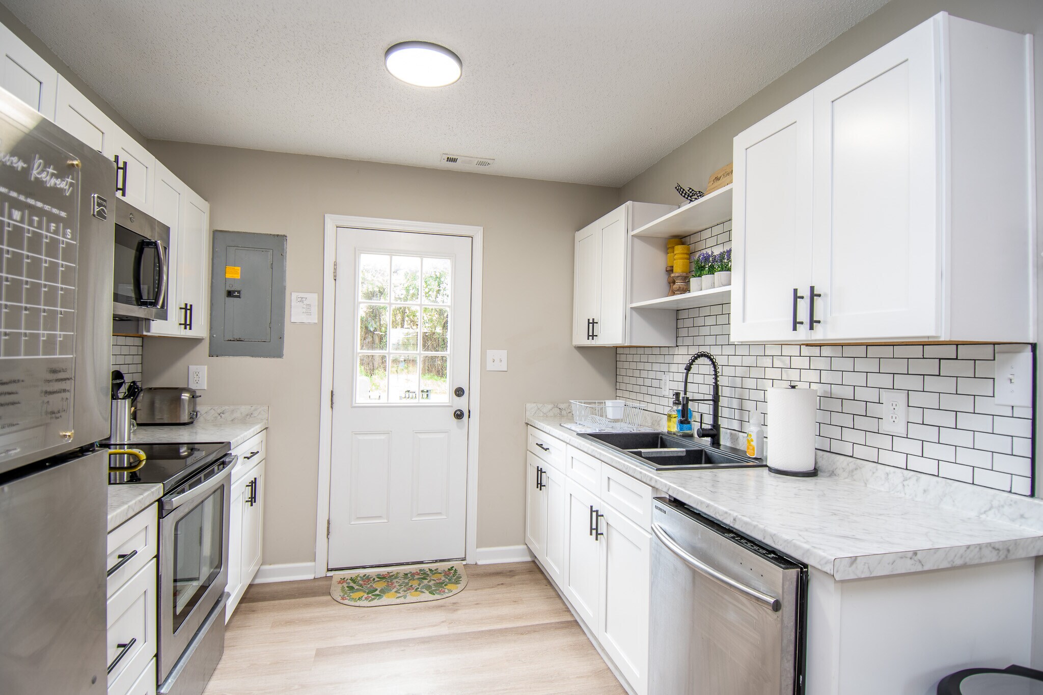 Building Photo - 88 Shoreline Dr