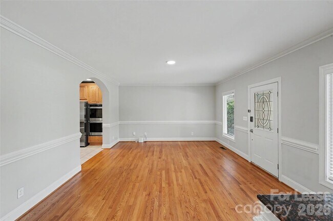 Building Photo - 2545 Rea Rd