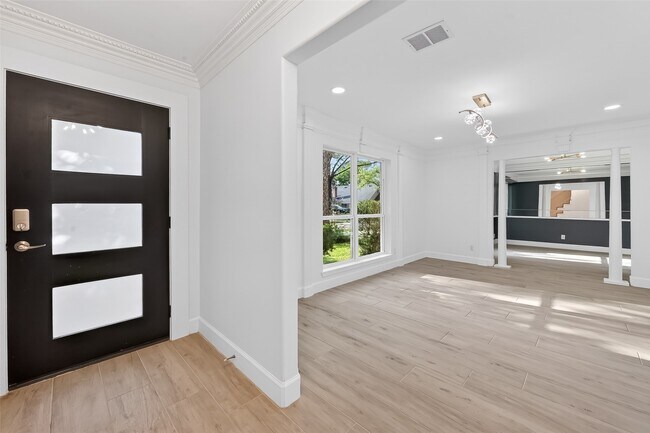 Building Photo - 2734 Triway Ln