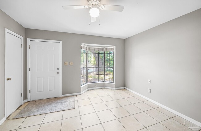 Building Photo - 2107 Langley Ave