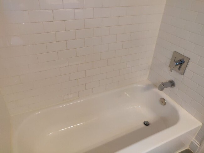 Building Photo - Charming 2BD/3.5BA Townhome in Highlandtown, Baltimore, MD!