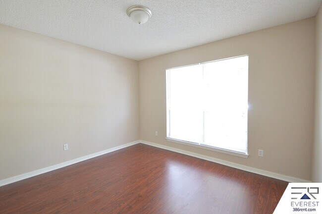 Building Photo - 159 Point Pleasant Dr