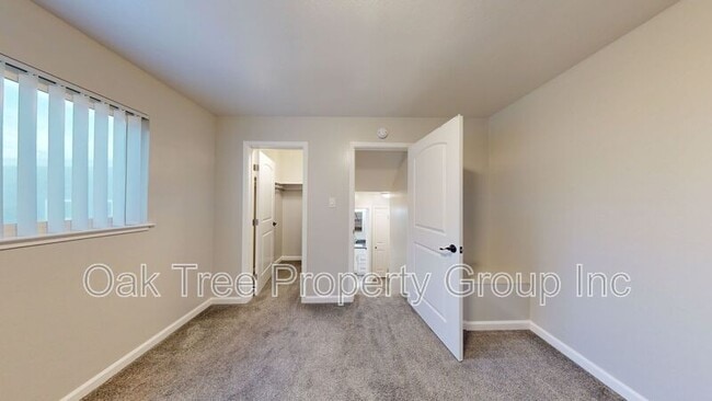 Building Photo - 2377 Downer Ave