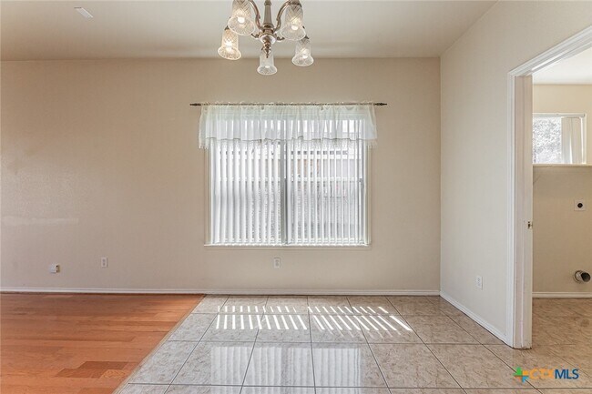 Building Photo - 514 Prospector Trl