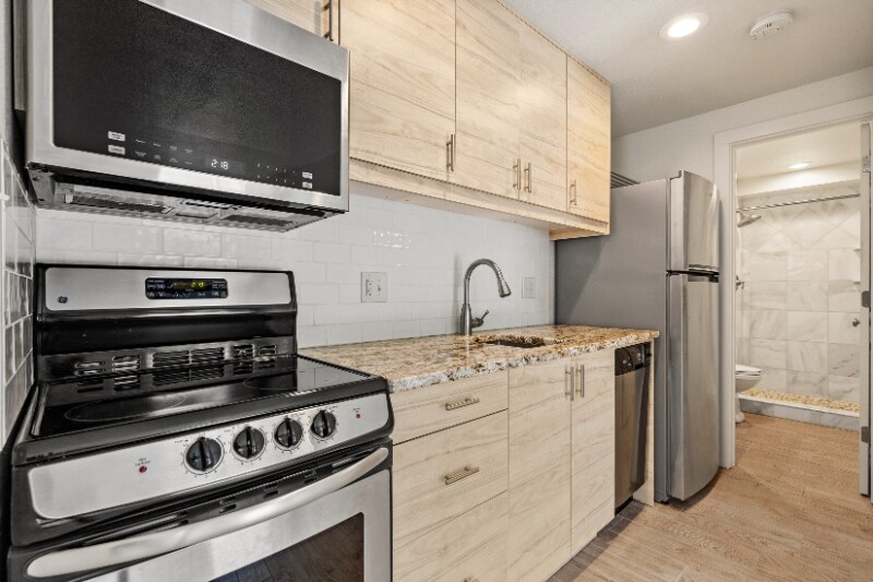 Building Photo - 514 E 1st St