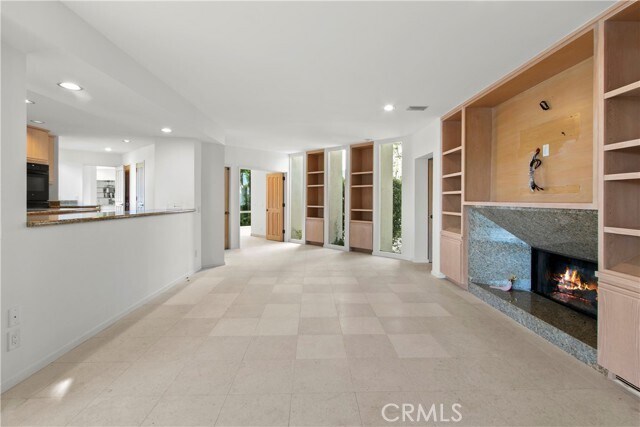 Building Photo - 2 Inverness Ln