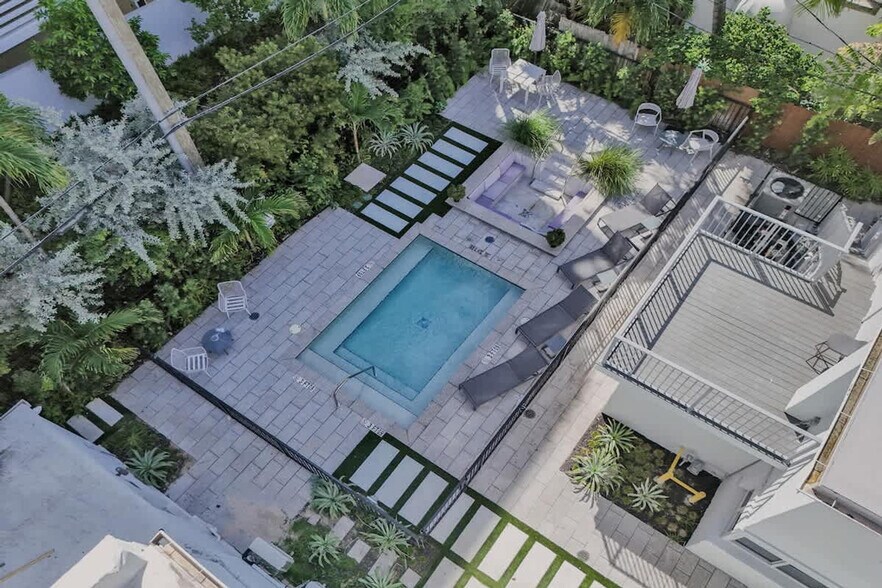 Building Photo - 3020 Seville St