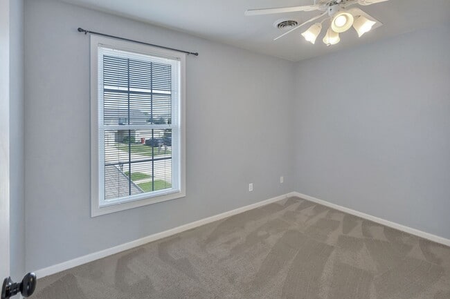 Building Photo - Turnberry Ridge – 3 Bedroom, 2.5 Bath Zero-Lot Home with 2-Car Garage