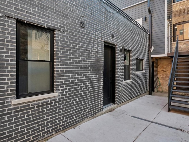 Building Photo - 2818 W Fletcher St