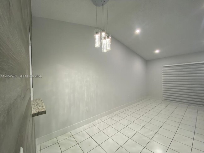 Building Photo - 312 NW 114th Ave