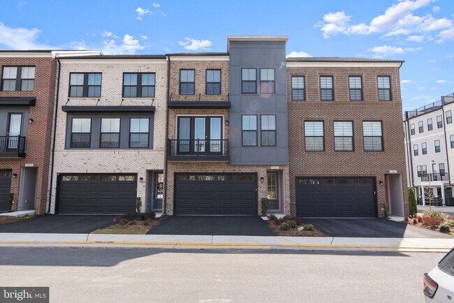 Building Photo - 43421 Farringdon Sq