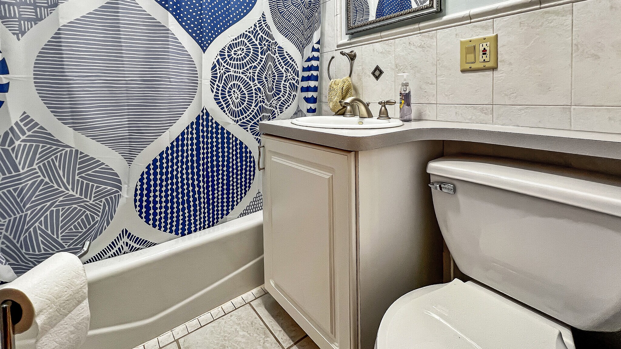 Building Photo - 106 6th Ave