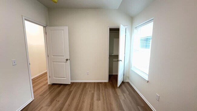 Building Photo - 1216 NW 113th St