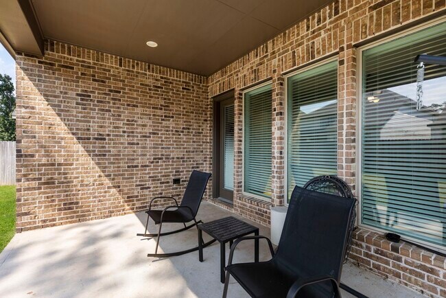 Building Photo - 616 Sand Branch Dr