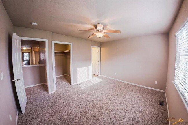 Building Photo - 6933 Cog Hill Ln