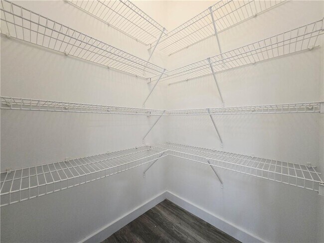 Building Photo - 2529 Piering Dr