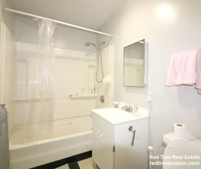 Apt 8 - 468 Park Dr