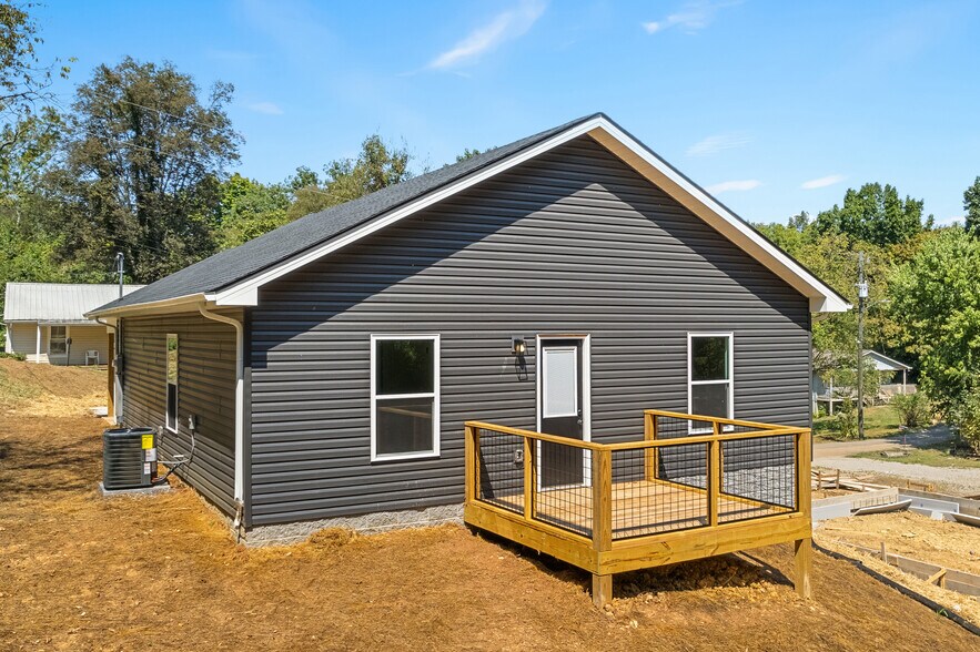 Building Photo - 212 Avenue C