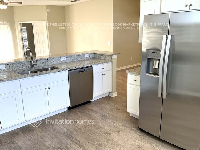 Building Photo - 113 Woodbury Pines Cir