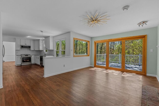 Building Photo - 1646 Stowe Rd