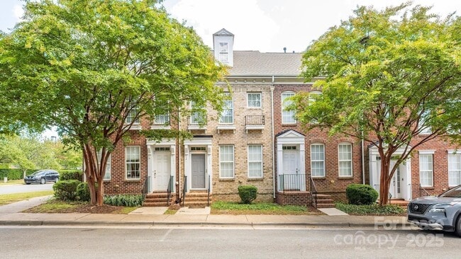 Primary Photo - 103 Quarter Ln