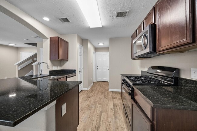 Building Photo - 15510 Kiplands Bend Dr