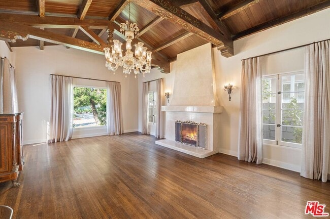 Building Photo - 208 S Rodeo Dr