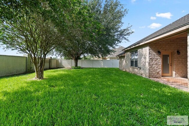 Building Photo - 109 Wild Olive