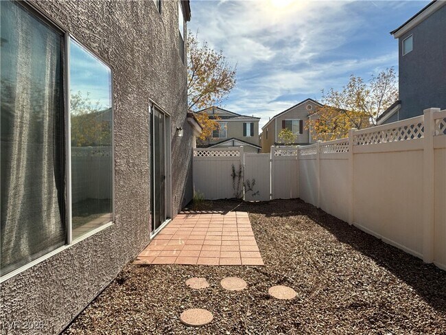 Building Photo - 6260 Huntington Ridge Ave