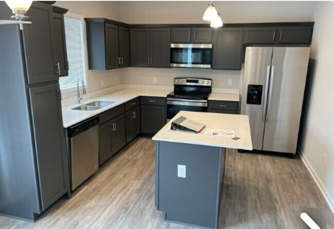 Building Photo - Spacious 3BR 2.5ba house in Waukee, available NOW!
