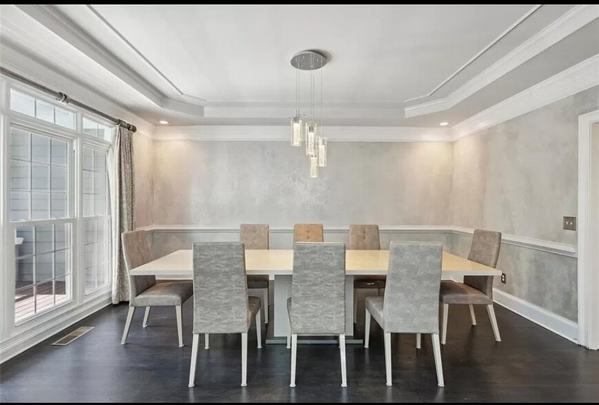 dining room - 1809 Wynthrop Manor Dr SW