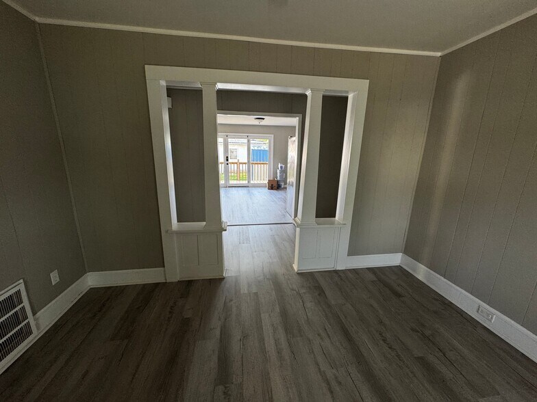 Building Photo - 412 E Union St