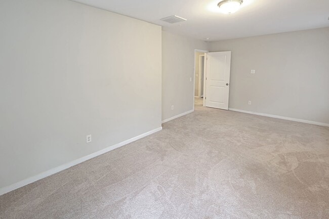 Building Photo - Stunning & Spacious 4 Bedroom Home in Highland Falls Community