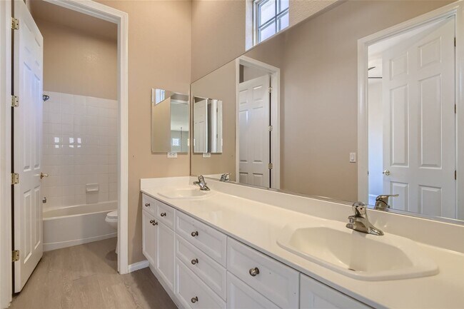 Building Photo - (COMING SOON) LUXURY HOME Located in PRESTIGIOUS SOUTHERN HIGHLANDS GUARD-GATED COMMUNITY!