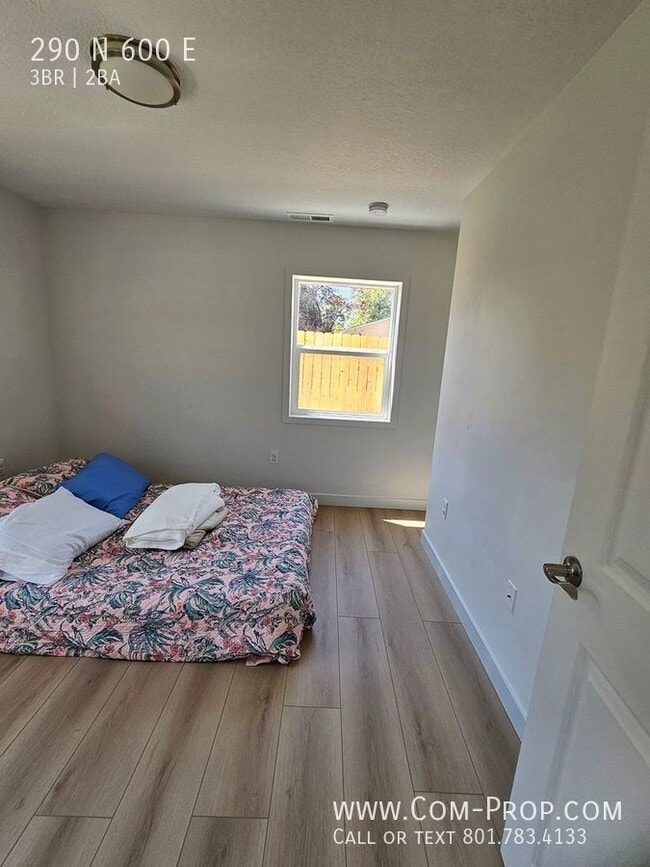 Building Photo - 290 N 600 E