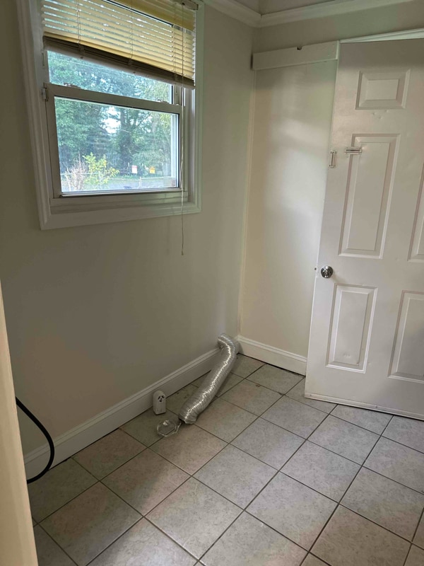 Building Photo - 836 Old Modena St