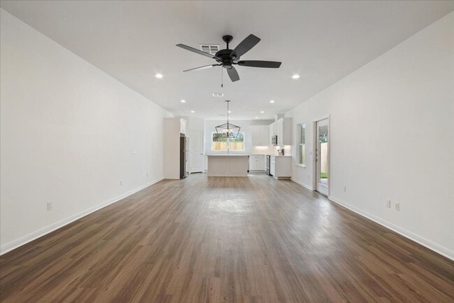 Building Photo - Residences at Windmill Preserve