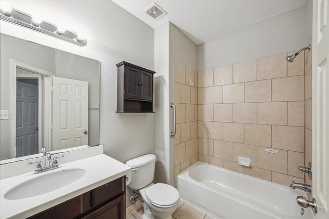 Building Photo - 3105 W Trail Dr