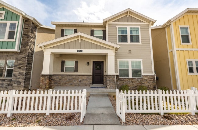 Building Photo - 3763 W Drexler Dr