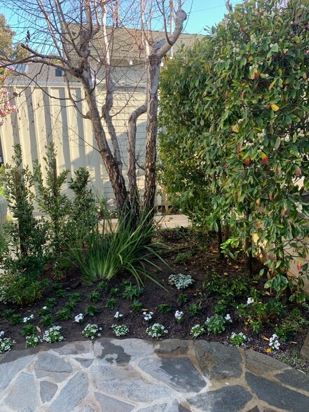 Private Garden - 1328 Electric Ave