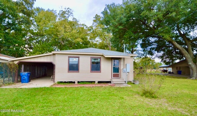 Building Photo - 2114 S Ave F