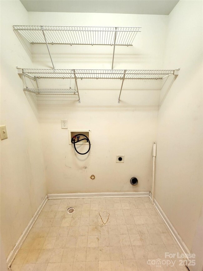 Building Photo - 8223 Chaceview Ct