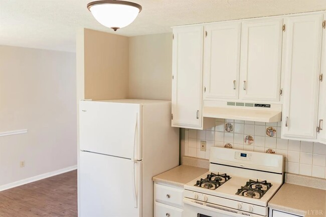 Building Photo - 1028 Long Meadows Dr
