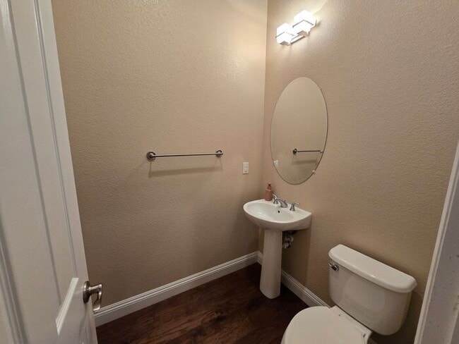 Building Photo - Beautiful Single-Story Home with Upgraded Kitchen & Spacious Backyard in Gated Community