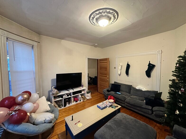 Building Photo - 172 Saint Alphonsus St