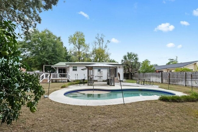 Building Photo - 440 Muskegon Ave