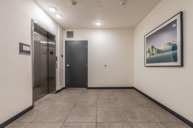 Building Photo - 2407 E Union St