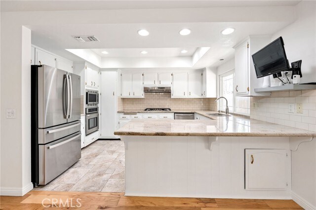 Building Photo - 41363 Plumrose St